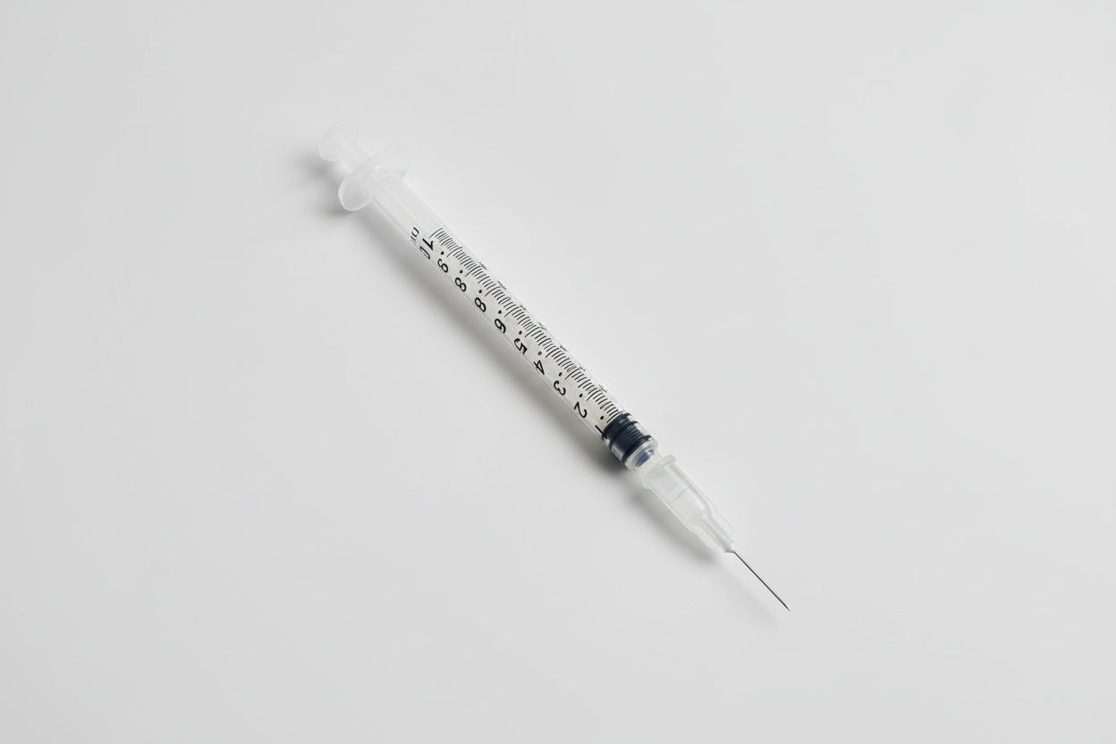 Sprutor 1 ml med tunn vit kanyl 31G – Sterila 10-pack – Kanyler.com